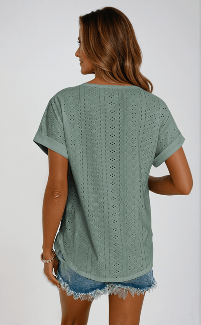 Riza™ | Casual Eyelet Top met Speelse Details - JURKJESWINKELTJE